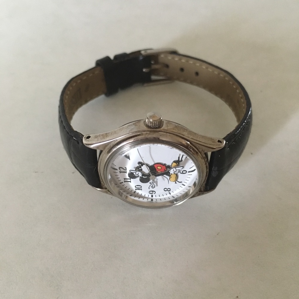 Vintage Mickey Watch - Picture 2 of 4